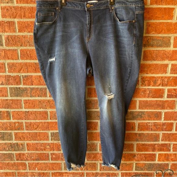 Lane Bryant sz 26 dark wash distressed flex magic waistband signature Fi… - Picture 1 of 5